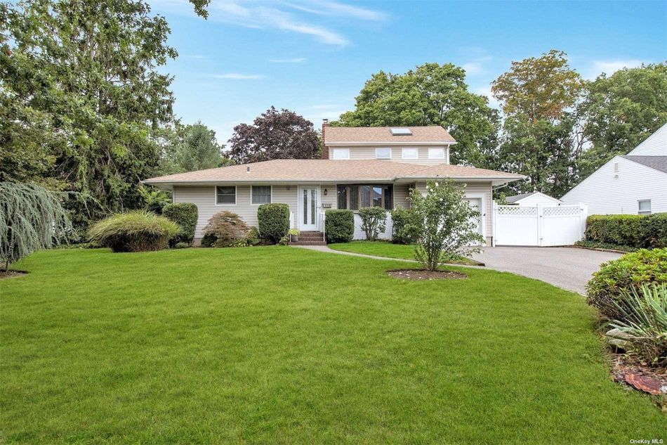 Image 1 of 26 for 116 Sherry Street in Long Island, East Islip, NY, 11730