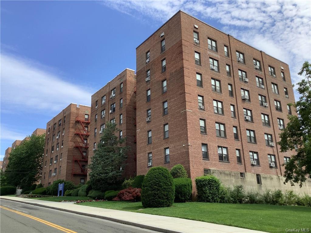 164 Church Street #4D in Westchester, New Rochelle, NY 10805