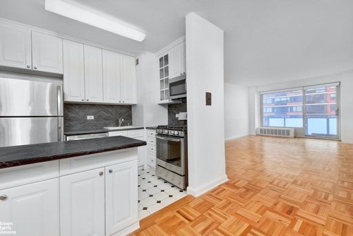 Image 1 of 18 for 300 East 40th Street #22N in Manhattan, New York, NY, 10016