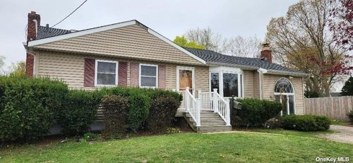 Image 1 of 18 for 6 Brook Circle in Long Island, Islip Terrace, NY, 11752