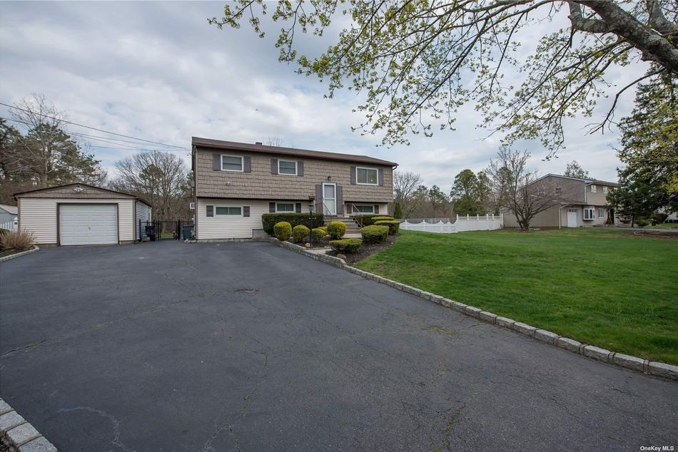 Image 1 of 19 for 28 Charter Avenue in Long Island, Dix Hills, NY, 11746