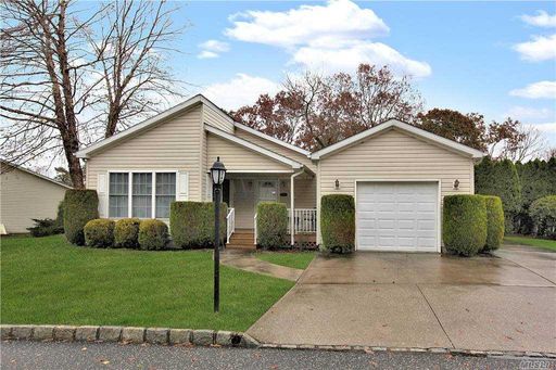 Image 1 of 28 for 1407 Middle Rd #248 in Long Island, Calverton, NY, 11933