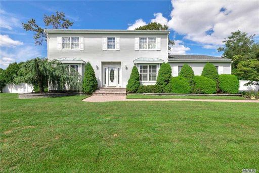 Image 1 of 30 for 5 Gerald Dr in Long Island, Holbrook, NY, 11741