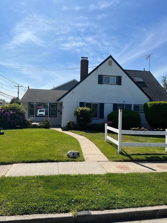 Image 1 of 25 for 2 Herald Lane in Long Island, Hicksville, NY, 11801