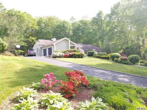 Image 1 of 23 for 9 Brothers Court in Long Island, Dix Hills, NY, 11746