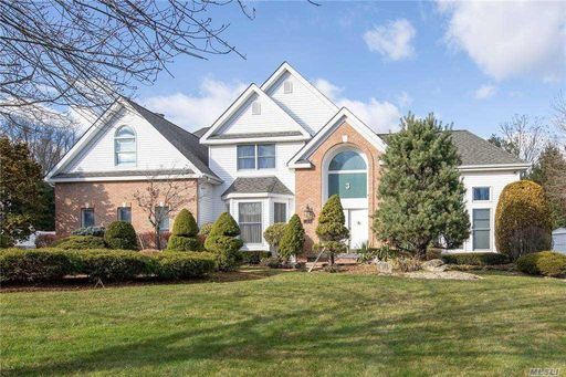 Image 1 of 36 for 3 Sugar Maple Court in Long Island, Dix Hills, NY, 11746