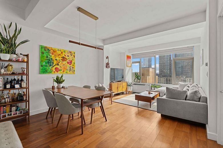 2-17 51st Avenue #1007