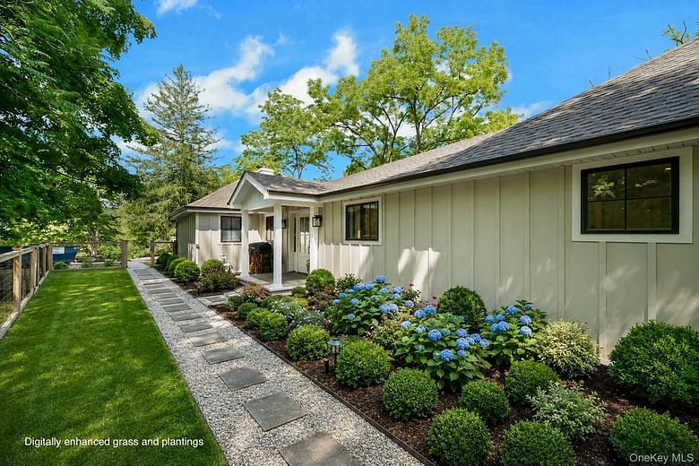 2 Banks Farm Road