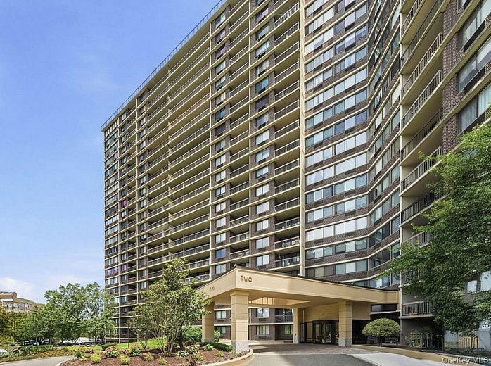 2 Bay Club Drive #6F