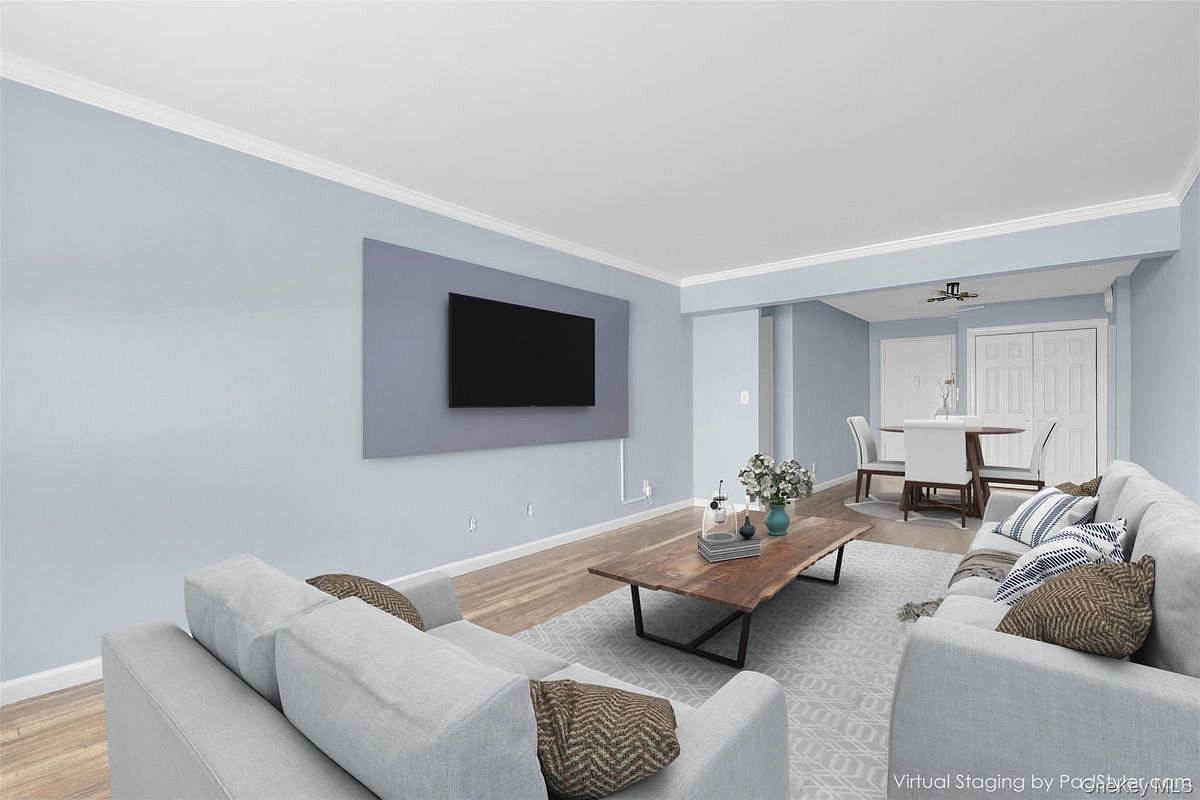 Image 1 of 12 for 2 Birchwood Court #1O in Long Island, Mineola, NY, 11501