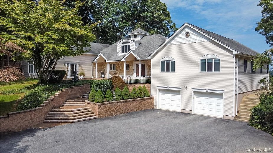 2 Centershore Road S