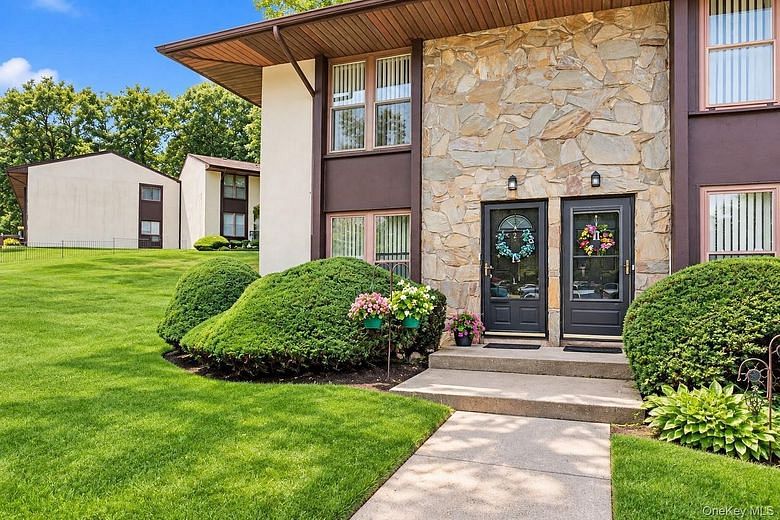 2 Hemlock Court #2