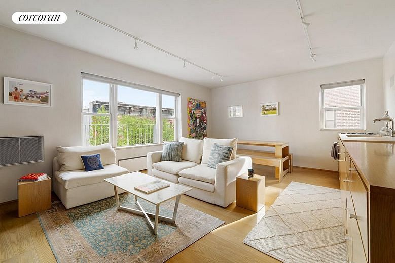 2 King Street #7E