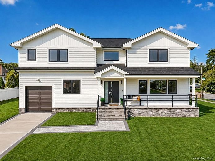 2 Lee Place