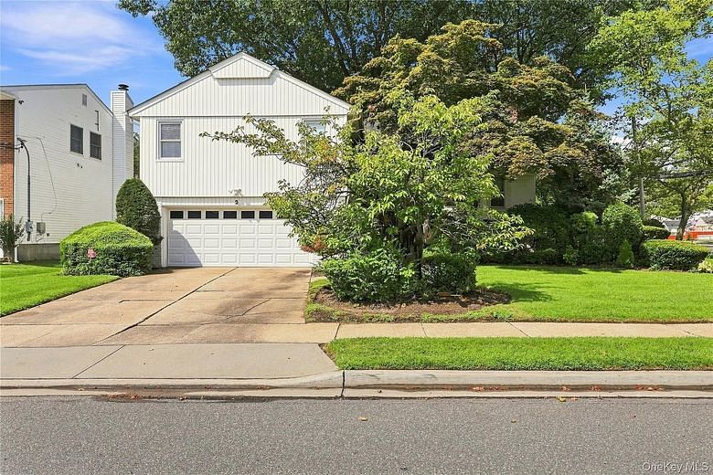 2 Longview Avenue