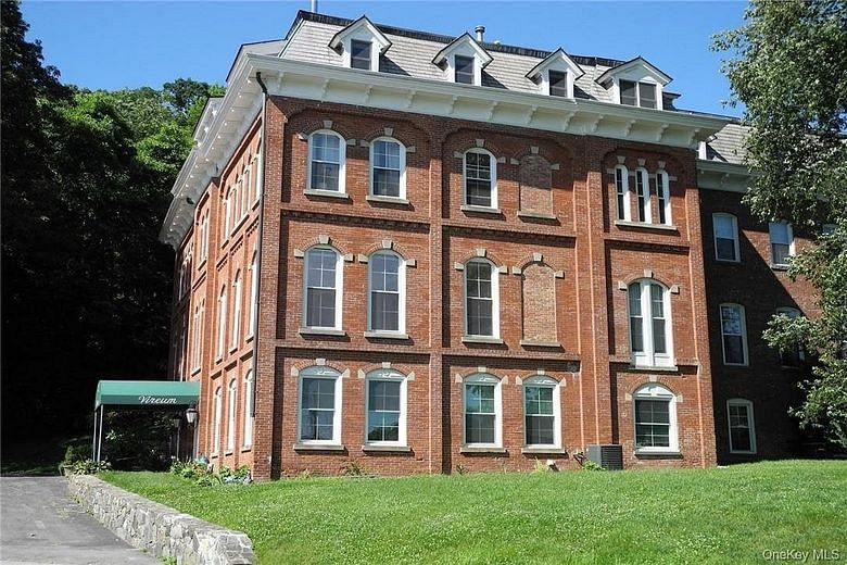 2 N Water Street #1A