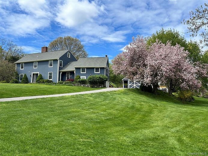 2 Pine Tree Drive