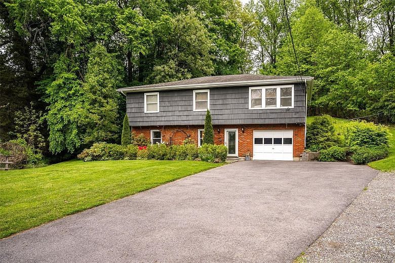 2 Piping Rock Drive