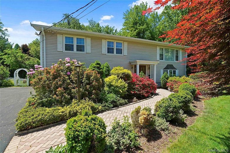 2 Rochambeau Drive