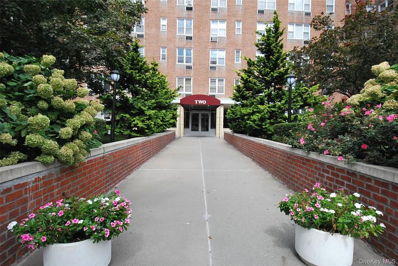 2 Sadore Lane #5E