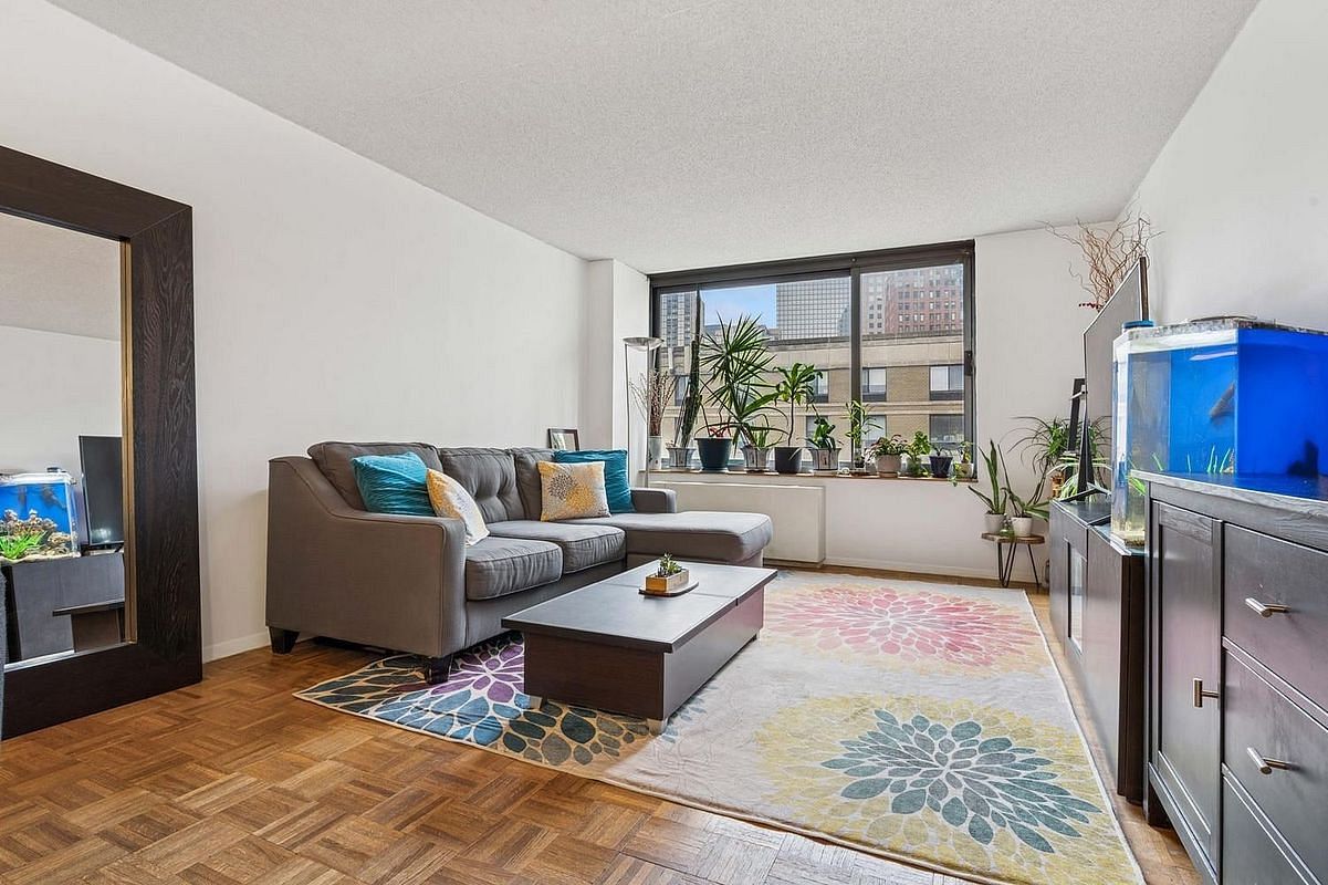 Image 1 of 31 for 2 South End Avenue #8F in Manhattan, NEW YORK, NY, 10280