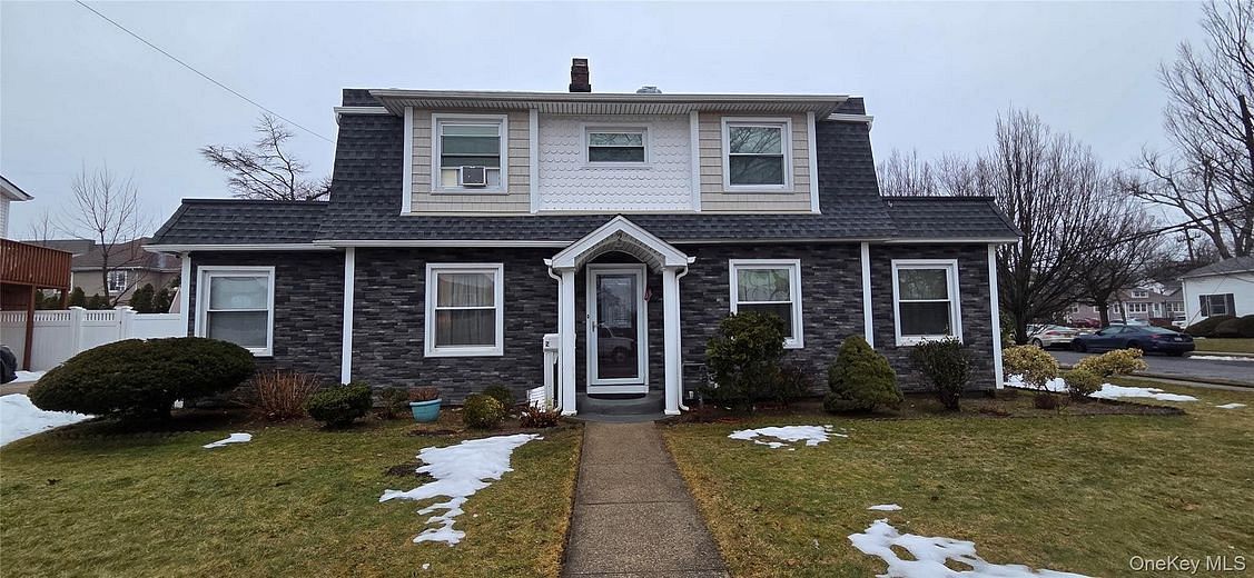 2 Sportsmans Avenue