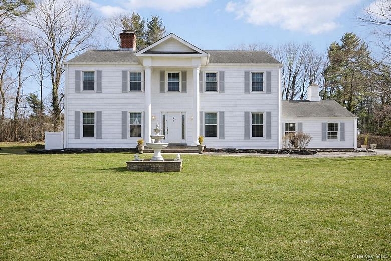 2 Three Pond Road