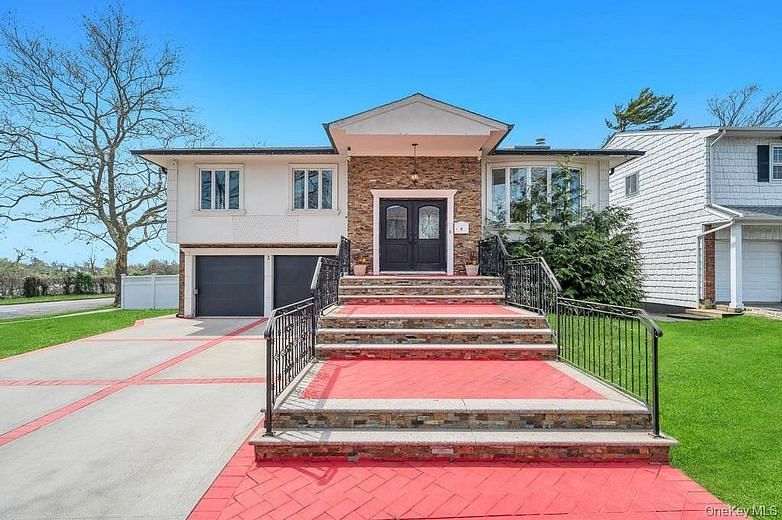 2 Valley Greens Drive