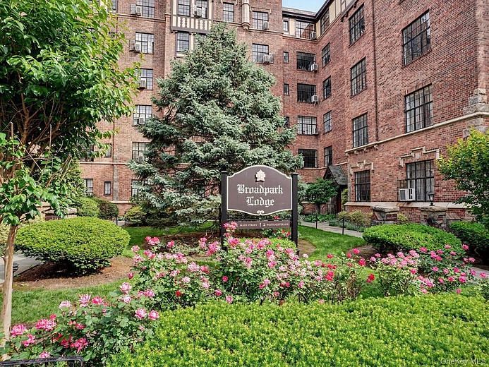 2 Westchester Avenue #4J