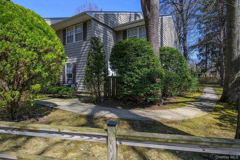 2 Woodtree Drive