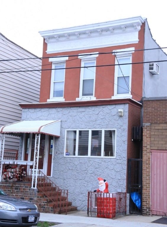 20-35 Menahan Street