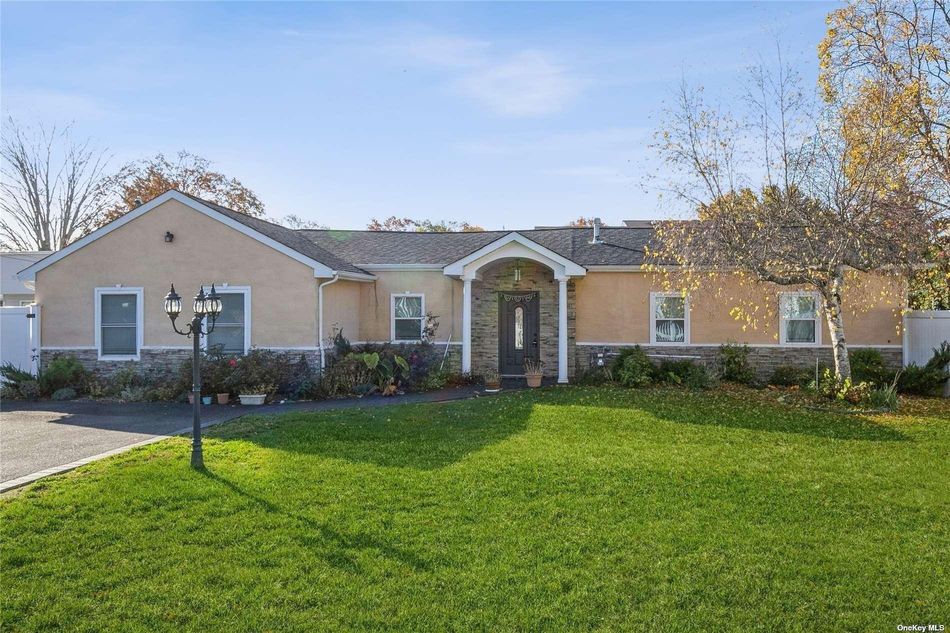 Image 1 of 36 for 20 Albany Street in Long Island, Deer Park, NY, 11729