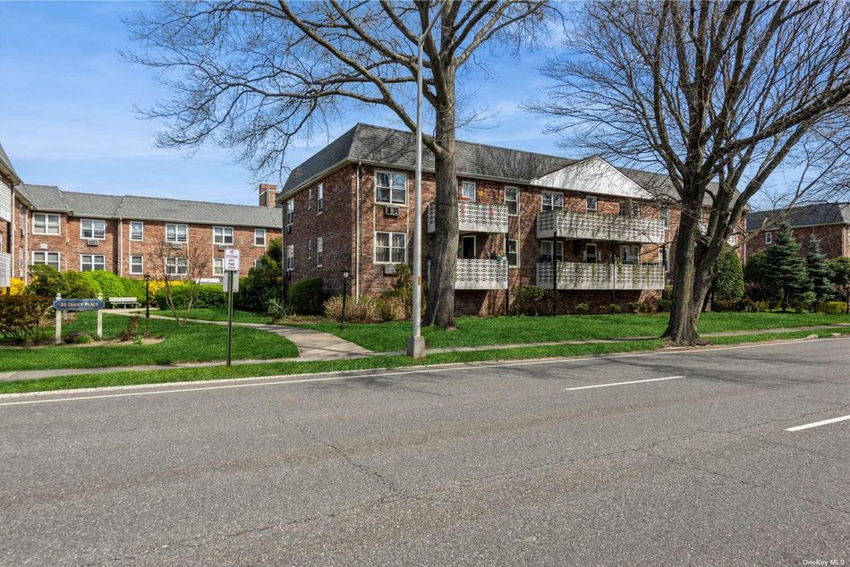 Image 1 of 22 for 20 Daley Place #116 in Long Island, Lynbrook, NY, 11563