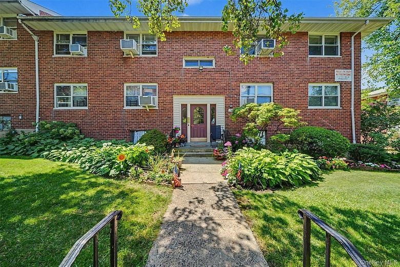 20 Dehaven Drive #2E