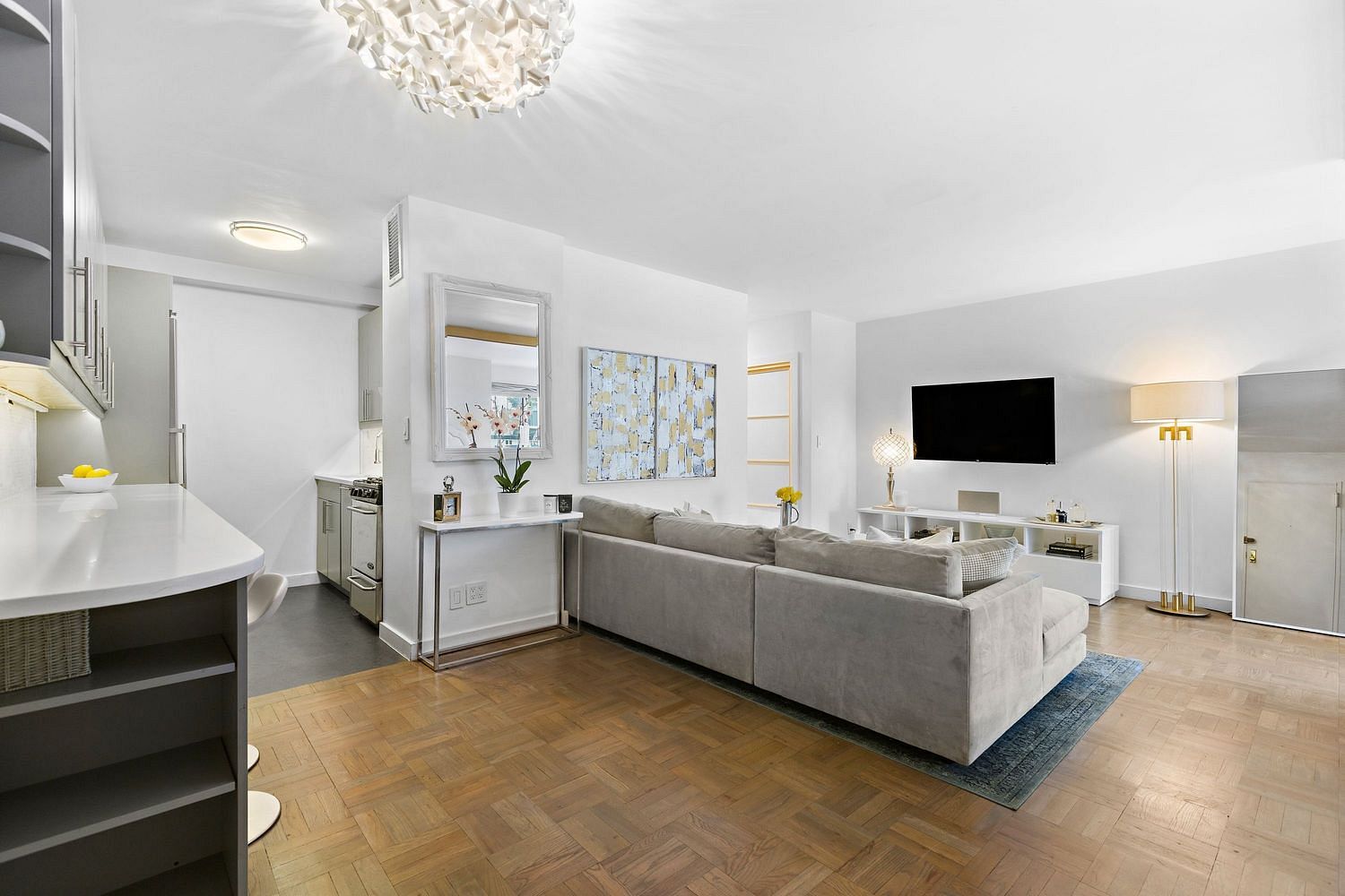 Image 1 of 15 for 20 East 9th Street #2N in Manhattan, NY, 10003