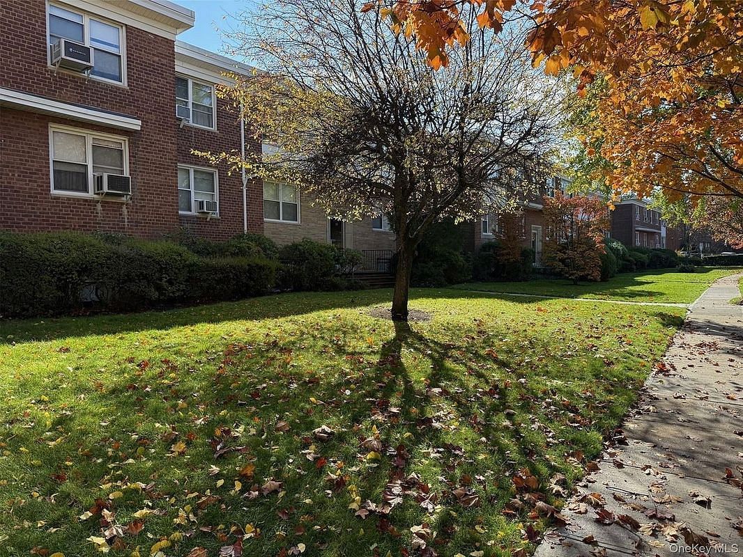 Image 1 of 17 for 20 Keogh Lane #1A in Westchester, New Rochelle, NY, 10805