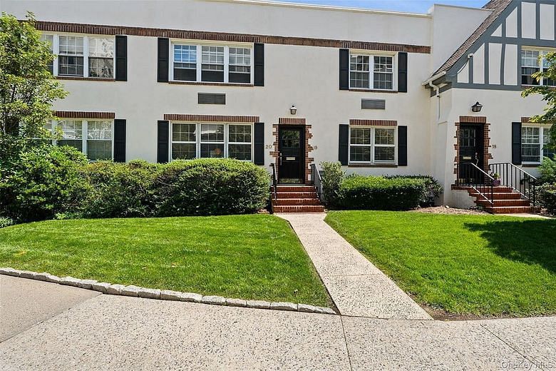 20 Lake Avenue #20