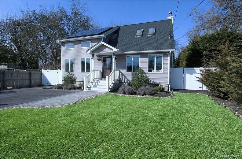 20 Lincoln Boulevard