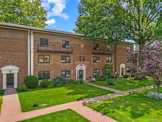 20 Manchester Road #2L