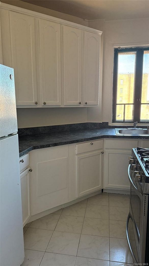 20 Metropolitan Oval #11A