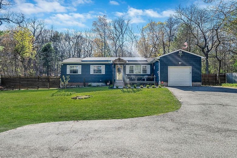 20 Middle Island Road