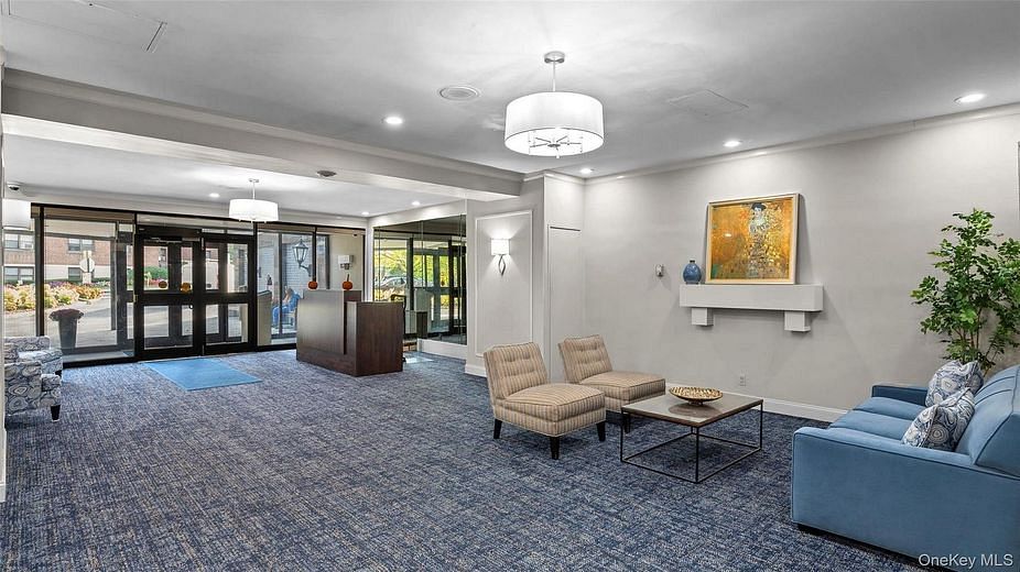 20 Old Mamaroneck Road #2D