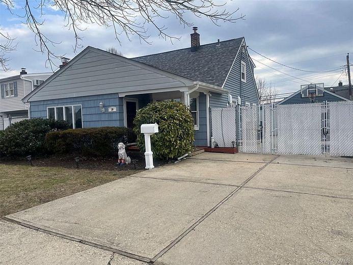 20 Peacock Lane