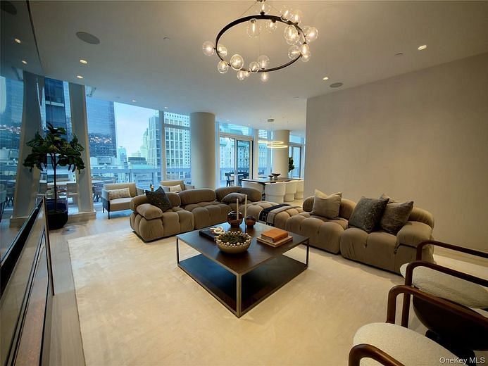 20 W 53rd Street #18 B/C