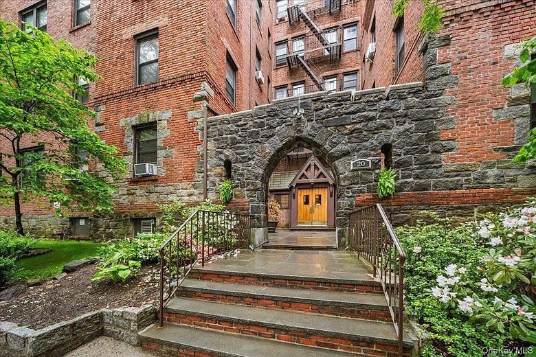 20 William Street #1A