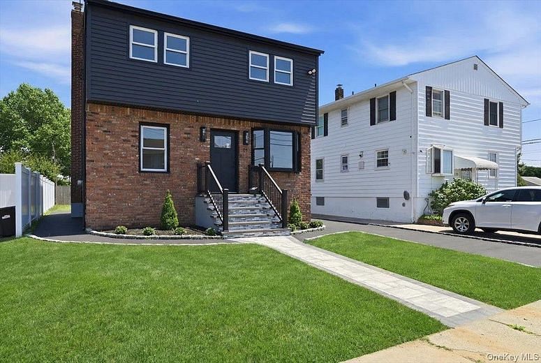 20 Wyona Avenue