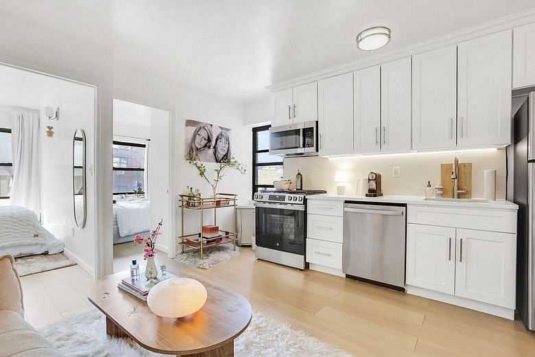 200 Bowery #7E