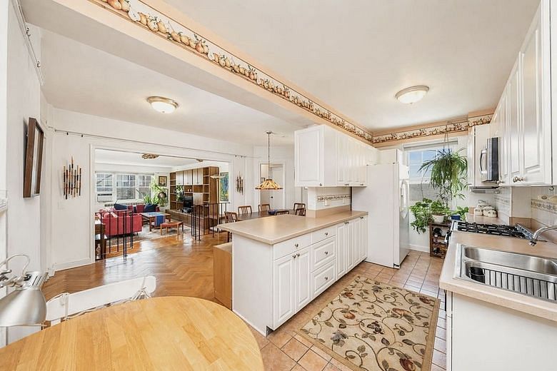 120 Cabrini Boulevard #121/122