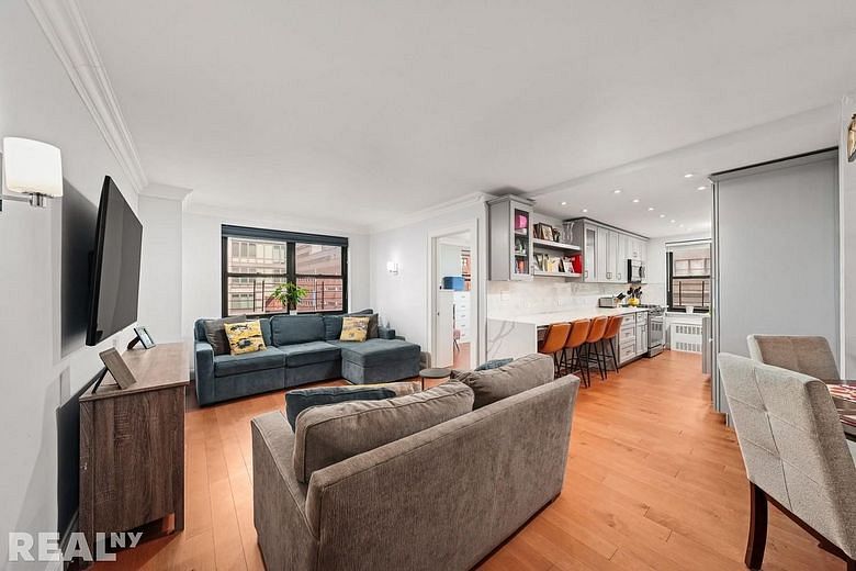 200 East 24th Street