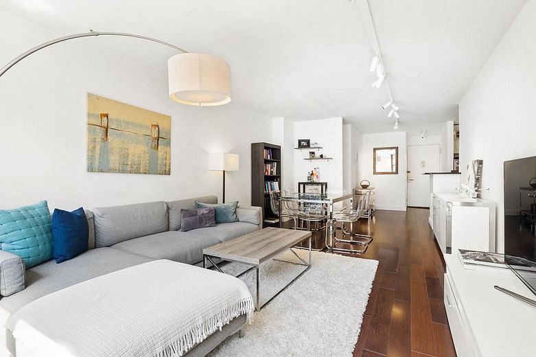 200 East 27th Street #5B